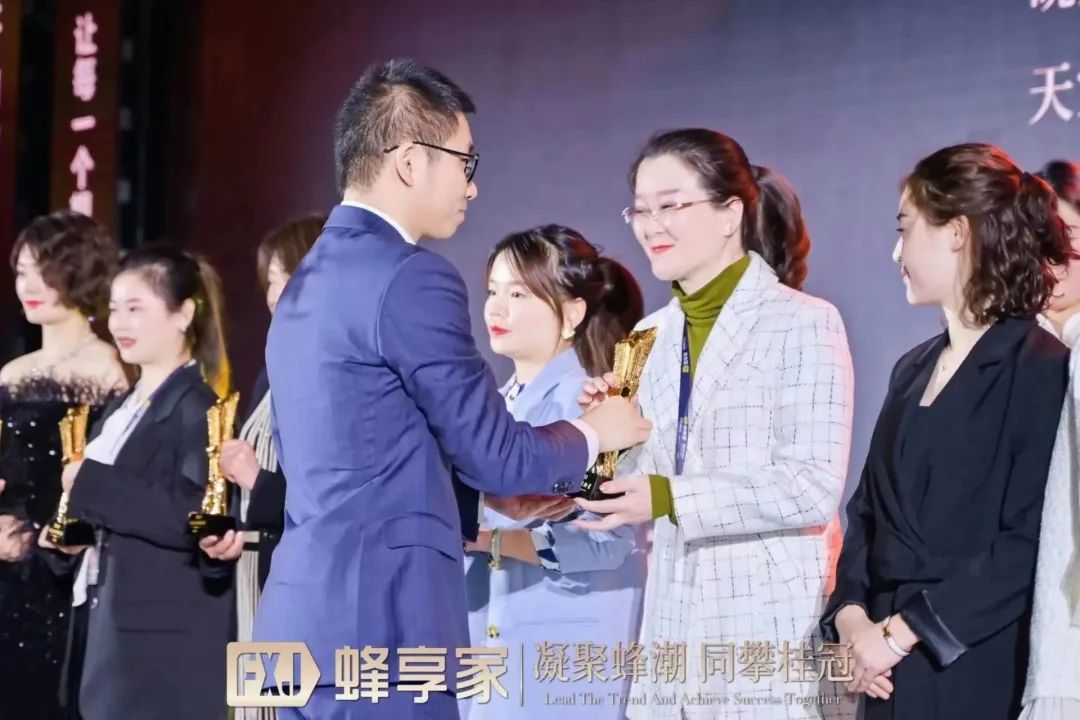 身家超千万的实体企业家，也在微信群做副业！