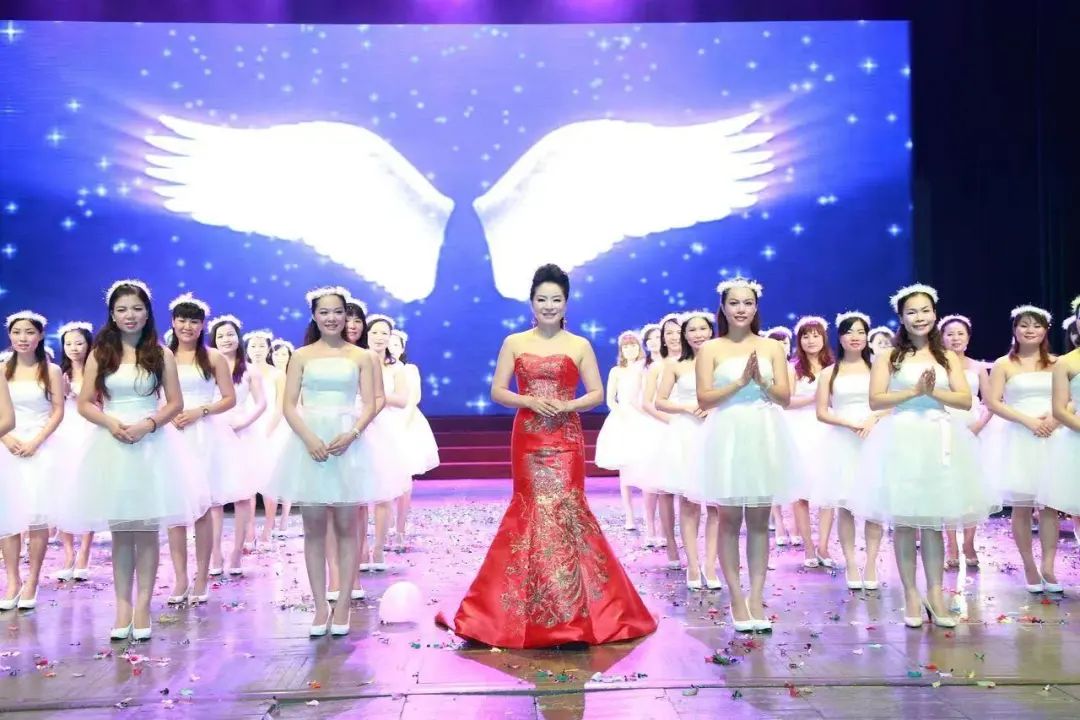 Linda:不会环游世界的歌唱演员,不是一个好掌柜!